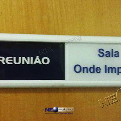 Placa com trilho