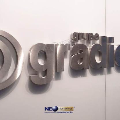 Logo em Aço Inox Polido