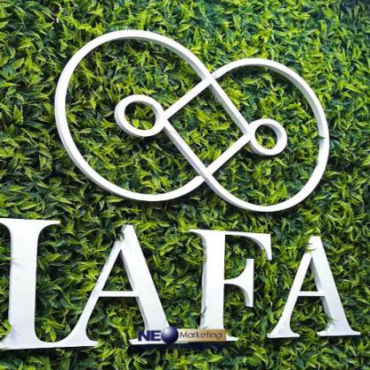 Logotipo em Jardim Vertical