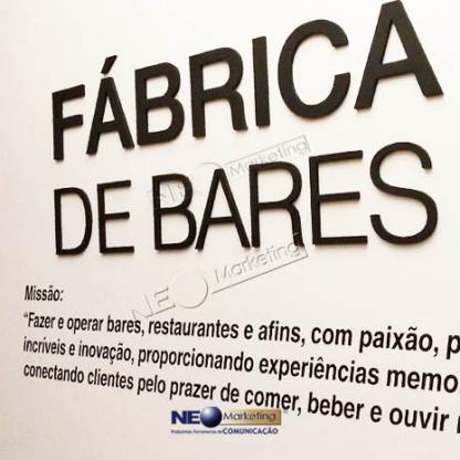 Adesivo para parede com frase para empresa